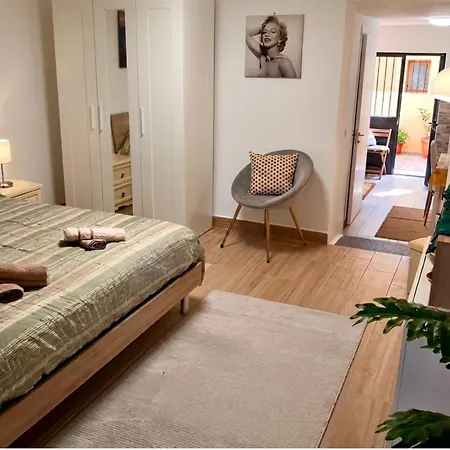 Fiorentino's House - Centre & Hospitality Holiday home *